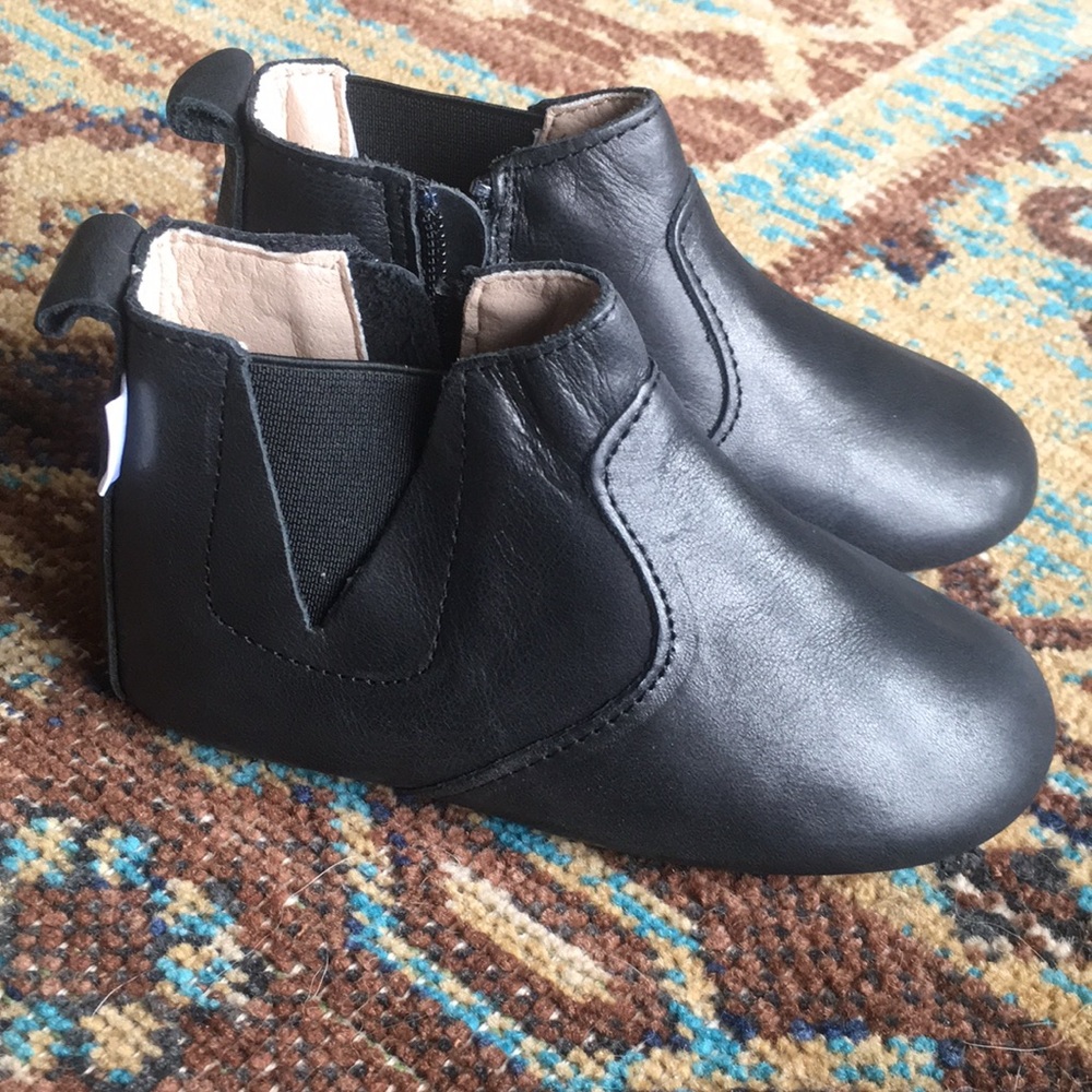 Little Love Bug Company - Chelsea Boot - Minimalist Sole - Black - Size 10
